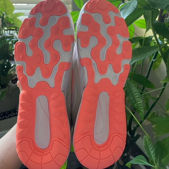 Peachy Pink Nike React 270 Brand new no box - Picture 2 of 2